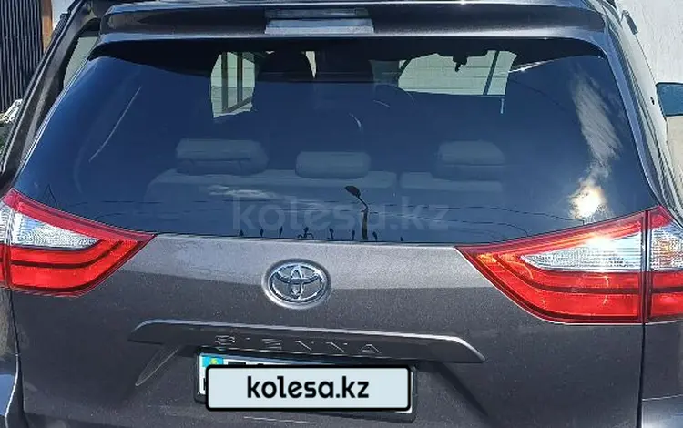 Toyota Sienna 2015 года за 14 500 000 тг. в Алматы