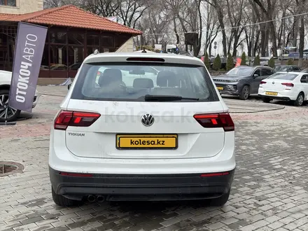 Volkswagen Tiguan 2020 года за 11 188 000 тг. в Алматы – фото 3