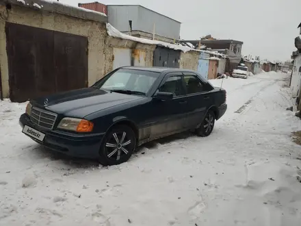 Mercedes-Benz C 180 1995 года за 2 000 000 тг. в Павлодар – фото 2