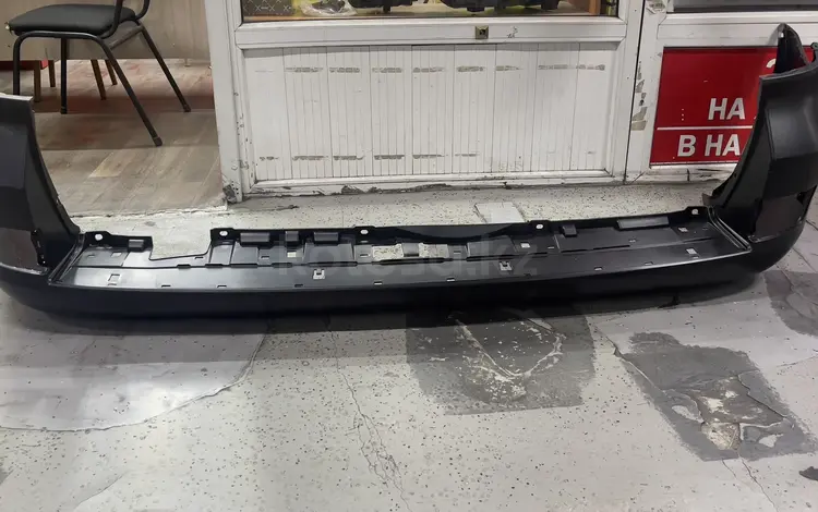 Бампер задний на Toyota Land Cruiser за 35 000 тг. в Алматы