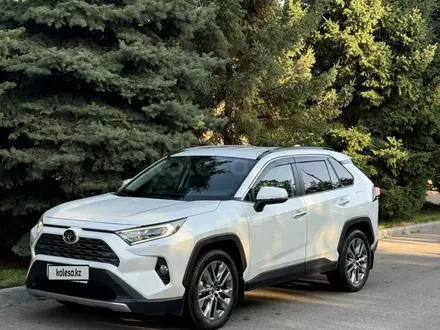 Toyota RAV4 2020 года за 18 500 000 тг. в Алматы – фото 2