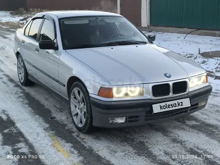 BMW 320 1993 года за 2 500 000 тг. в Шымкент – фото 3