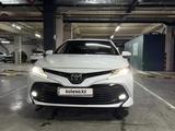 Toyota Camry 2018 года за 12 645 000 тг. в Алматы – фото 3