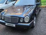 Mercedes-Benz E 320 1998 года за 3 300 000 тг. в Усть-Каменогорск – фото 3