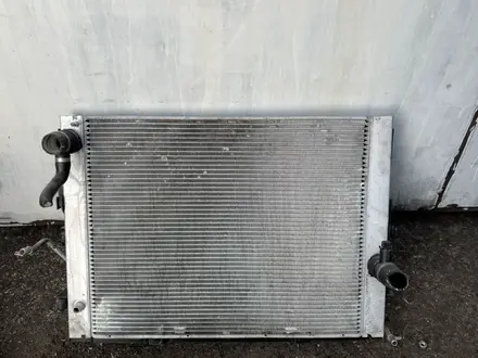 Радиатор и радиатор кондиционера E65 за 15 000 тг. в Алматы – фото 23