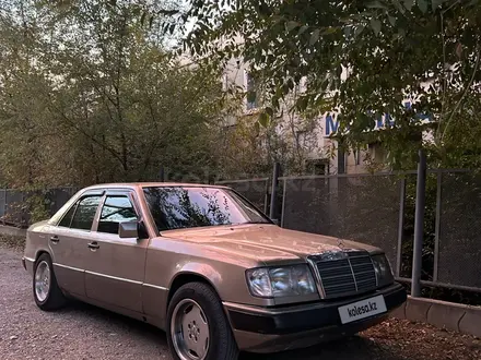 Mercedes-Benz E 260 1990 года за 2 300 000 тг. в Шымкент – фото 4