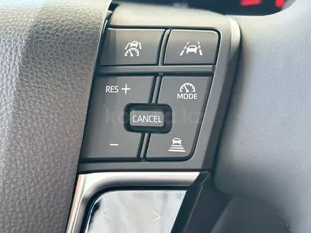 Toyota Camry Luxe 2025 года за 23 190 000 тг. в Алматы – фото 20
