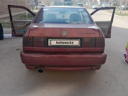 Volkswagen Vento 1992 года за 1 100 000 тг. в Астана – фото 2
