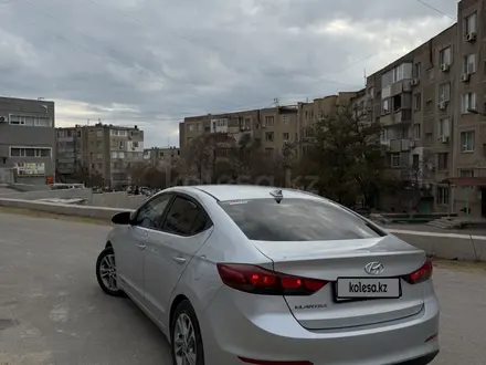 Hyundai Elantra 2018 года за 7 800 000 тг. в Актау – фото 3