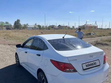 Hyundai Solaris 2014 года за 4 300 000 тг. в Астана – фото 2