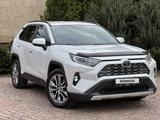 Toyota RAV4 2021 года за 21 000 000 тг. в Алматы – фото 2