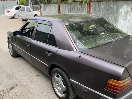 Mercedes-Benz E 260 1993 года за 1 350 000 тг. в Алматы – фото 6