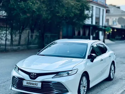 Toyota Camry 2019 года за 15 900 000 тг. в Атырау – фото 11