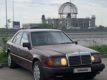 Mercedes-Benz E 230 1990 года за 980 000 тг. в Алматы – фото 2
