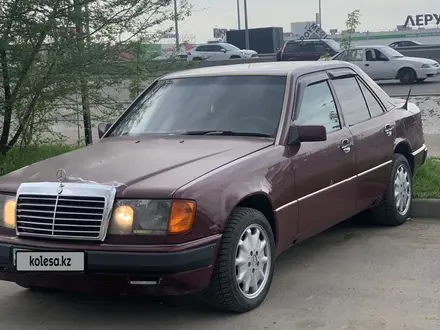 Mercedes-Benz E 230 1990 года за 980 000 тг. в Алматы – фото 4