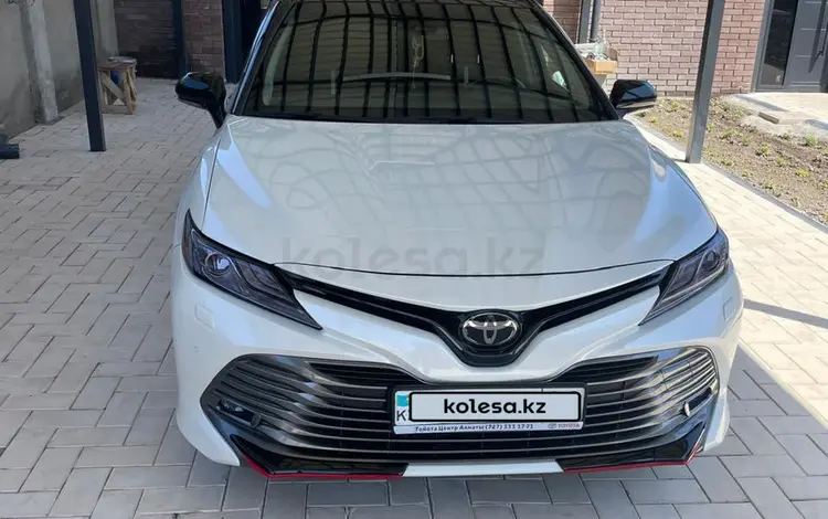 Toyota Camry 2021 года за 19 200 000 тг. в Тараз