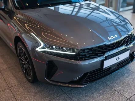 Kia K5 Premium 2025 года за 14 990 000 тг. в Алматы – фото 2