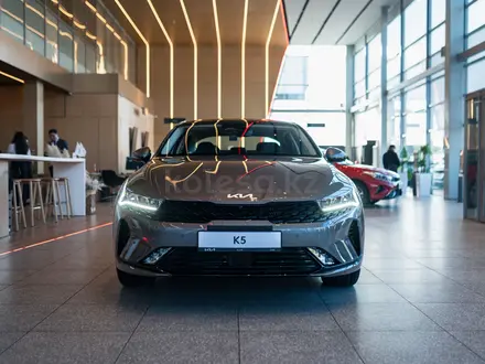 Kia K5 Premium 2025 года за 14 990 000 тг. в Алматы – фото 4