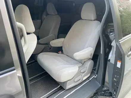 Toyota Sienna 2015 года за 7 900 000 тг. в Актау – фото 9