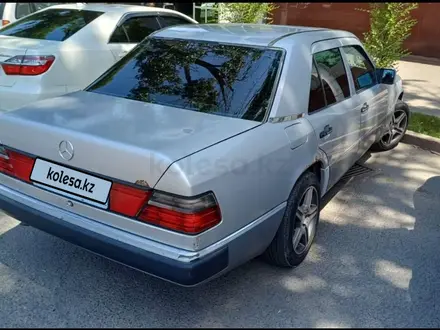 Mercedes-Benz E 230 1992 года за 1 300 000 тг. в Талдыкорган – фото 4