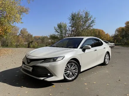 Toyota Camry 2018 года за 14 000 000 тг. в Семей – фото 2