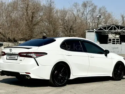 Toyota Camry 2018 года за 14 000 000 тг. в Алматы – фото 6