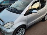 Mercedes-Benz A 190 2001 годаfor2 500 000 тг. в Петропавловск