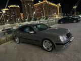 Mercedes-Benz CLK 320 2000 года за 5 400 000 тг. в Атырау – фото 2