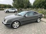 Mercedes-Benz CLK 320 2000 года за 5 400 000 тг. в Атырау
