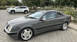 Mercedes-Benz CLK 320 2000 года за 5 400 000 тг. в Атырау