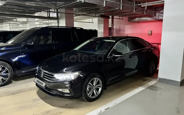 Volkswagen Passat 2022 года за 18 500 000 тг. в Астана