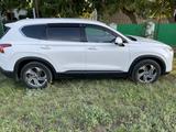 Hyundai Santa Fe 2021 года за 15 000 000 тг. в Уральск – фото 3