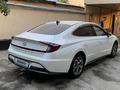 Hyundai Sonata 2022 года за 12 600 000 тг. в Алматы – фото 2