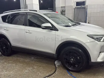 Toyota RAV4 2018 года за 12 500 000 тг. в Шымкент