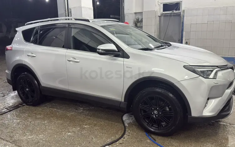 Toyota RAV4 2018 года за 12 500 000 тг. в Шымкент