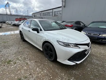 Toyota Camry 2019 года за 10 113 300 тг. в Астана – фото 2