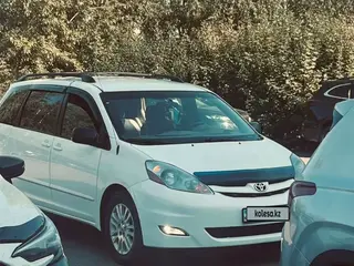 Toyota Sienna, 2008