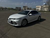 Toyota Camry 2018 года за 13 900 000 тг. в Уральск