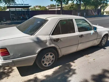 Mercedes-Benz E 200 1991 года за 630 000 тг. в Шымкент – фото 3