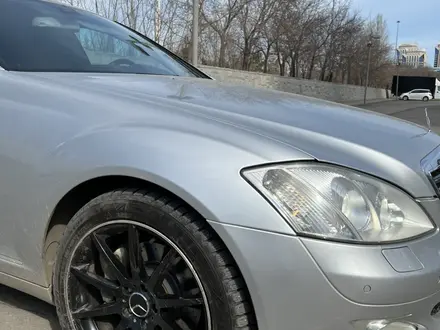 Mercedes-Benz S 350 2006 года за 9 200 000 тг. в Астана – фото 2