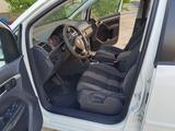 Volkswagen Touran 2008 года за 4 000 000 тг. в Актау – фото 3