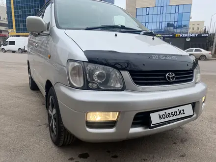 Toyota Town Ace Noah 2000 года за 2 750 000 тг. в Астана – фото 2