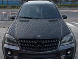 Mercedes-Benz ML 63 AMG 2008 годаүшін12 000 000 тг. в Астана – фото 2