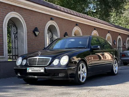 Mercedes-Benz E 320 2000 года за 5 100 000 тг. в Шымкент – фото 3