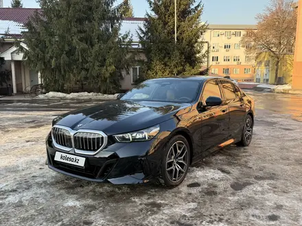 BMW 530 2024 года за 38 000 000 тг. в Алматы – фото 3