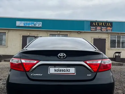 Toyota Camry 2015 года за 5 800 000 тг. в Актобе – фото 3