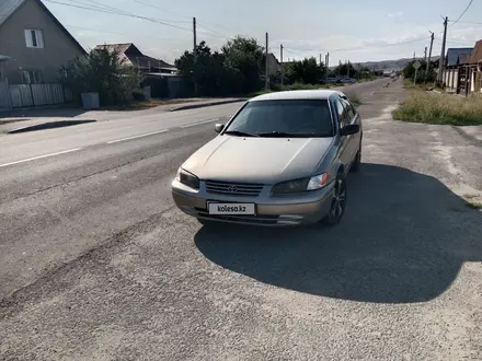 Toyota Camry 1999 года за 3 500 000 тг. в Талдыкорган – фото 2