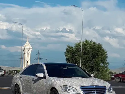 Mercedes-Benz S 500 2006 года за 7 000 000 тг. в Талдыкорган – фото 19