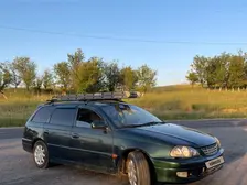 Toyota Avensis, 1999