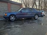 Mercedes-Benz E 230 1990 года за 1 550 000 тг. в Алматы